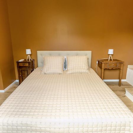Domaine Des Grands Chenes Bed & Breakfast Preveranges Екстериор снимка