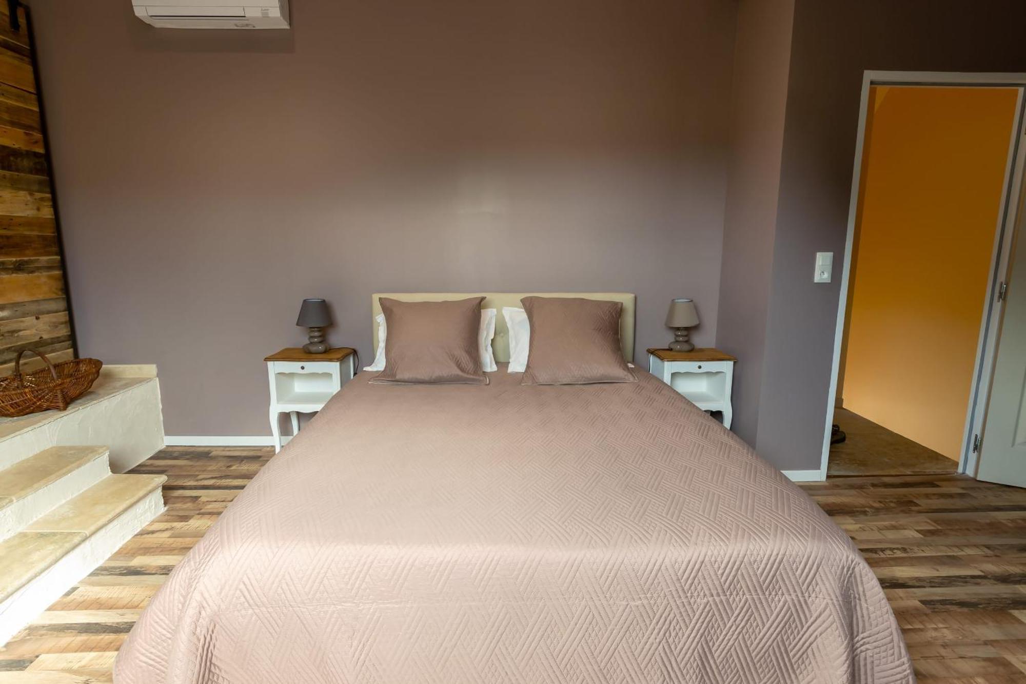 Domaine Des Grands Chenes Bed & Breakfast Preveranges Екстериор снимка